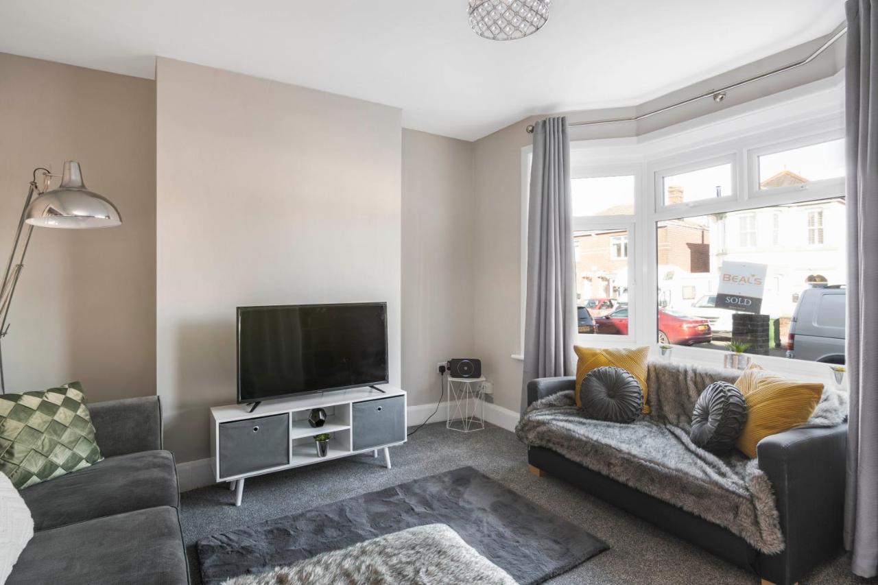 סאות'המפטון Spacious 3 Bed House, Netflix, Garden, Parking מראה חיצוני תמונה