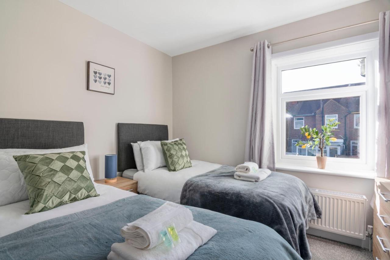סאות'המפטון Spacious 3 Bed House, Netflix, Garden, Parking מראה חיצוני תמונה
